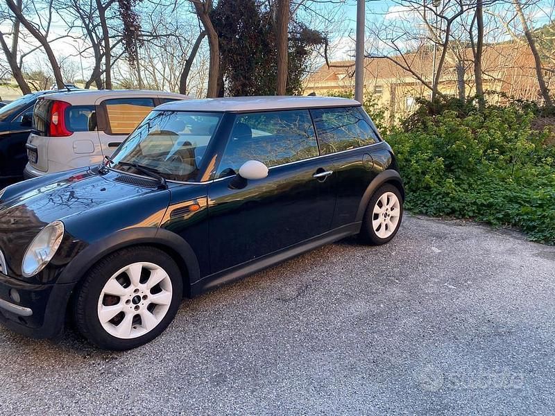 Usata Mini Cooper 75 CV (55 kW) 2004 Nero Utilitaria