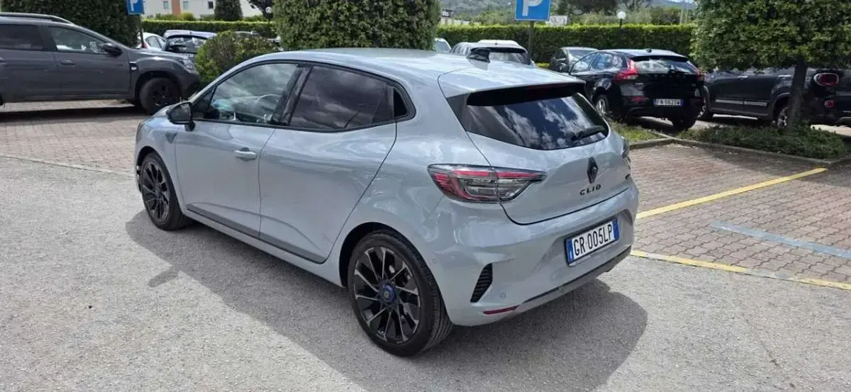 Usata Renault Clio V Esprit Alpine 143 CV (105 kW) 2024 Gray Berlina