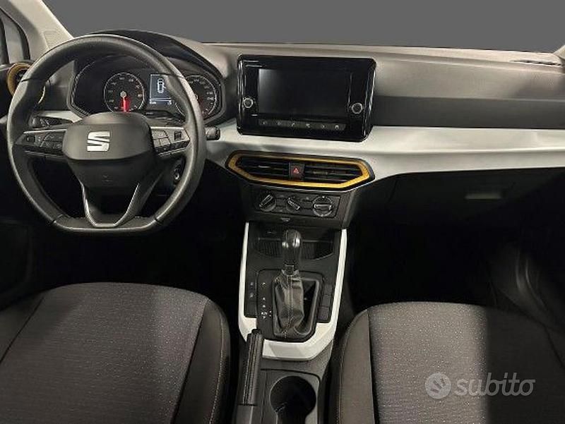 Usata Seat Arona Style 110 CV (80 kW) 2023 Bianco SUV