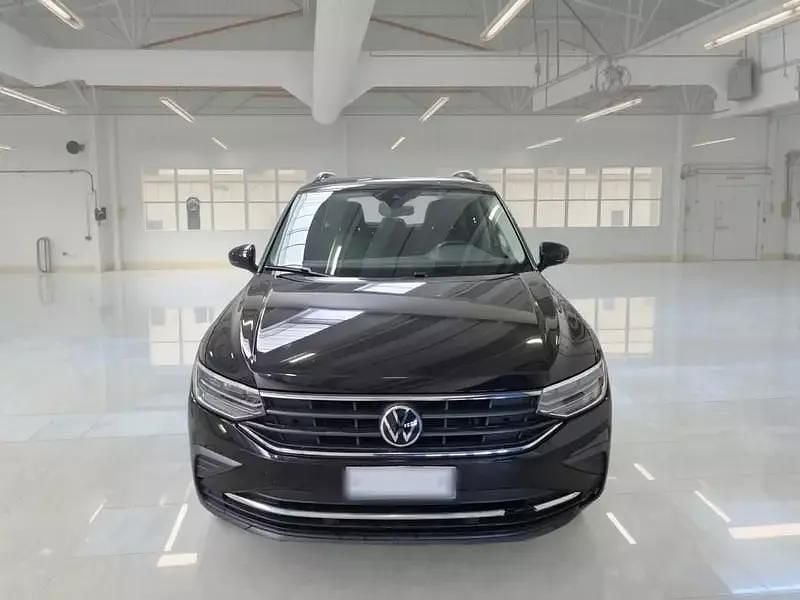 Usata VW Tiguan Life 150 CV (110 kW) 2021 Nero SUV