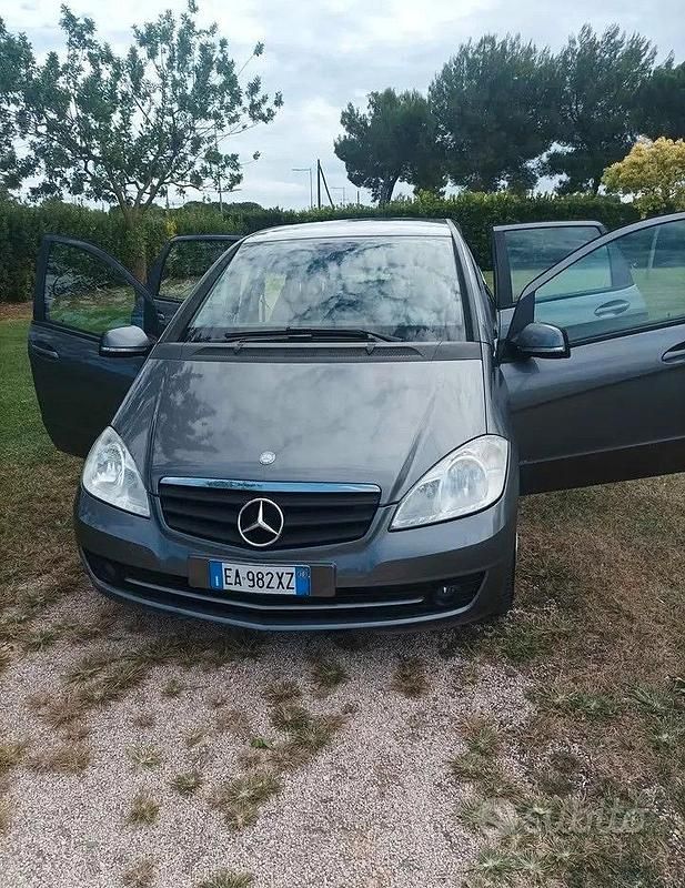 Usata Mercedes A160 Executive 95 CV (69 kW) 2010 Grigio Berlina