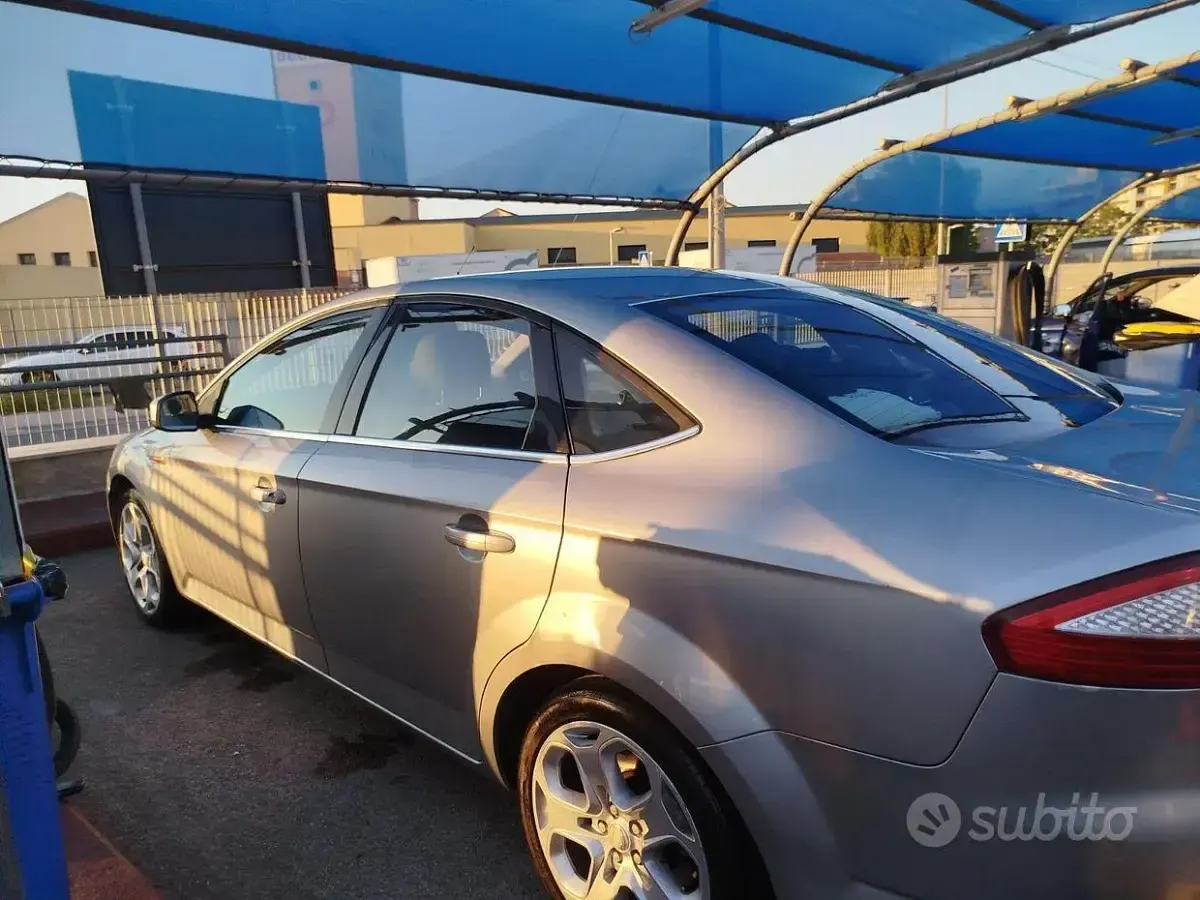 Usata Ford Mondeo 145 CV (106 kW) 2007 Grigio Berlina