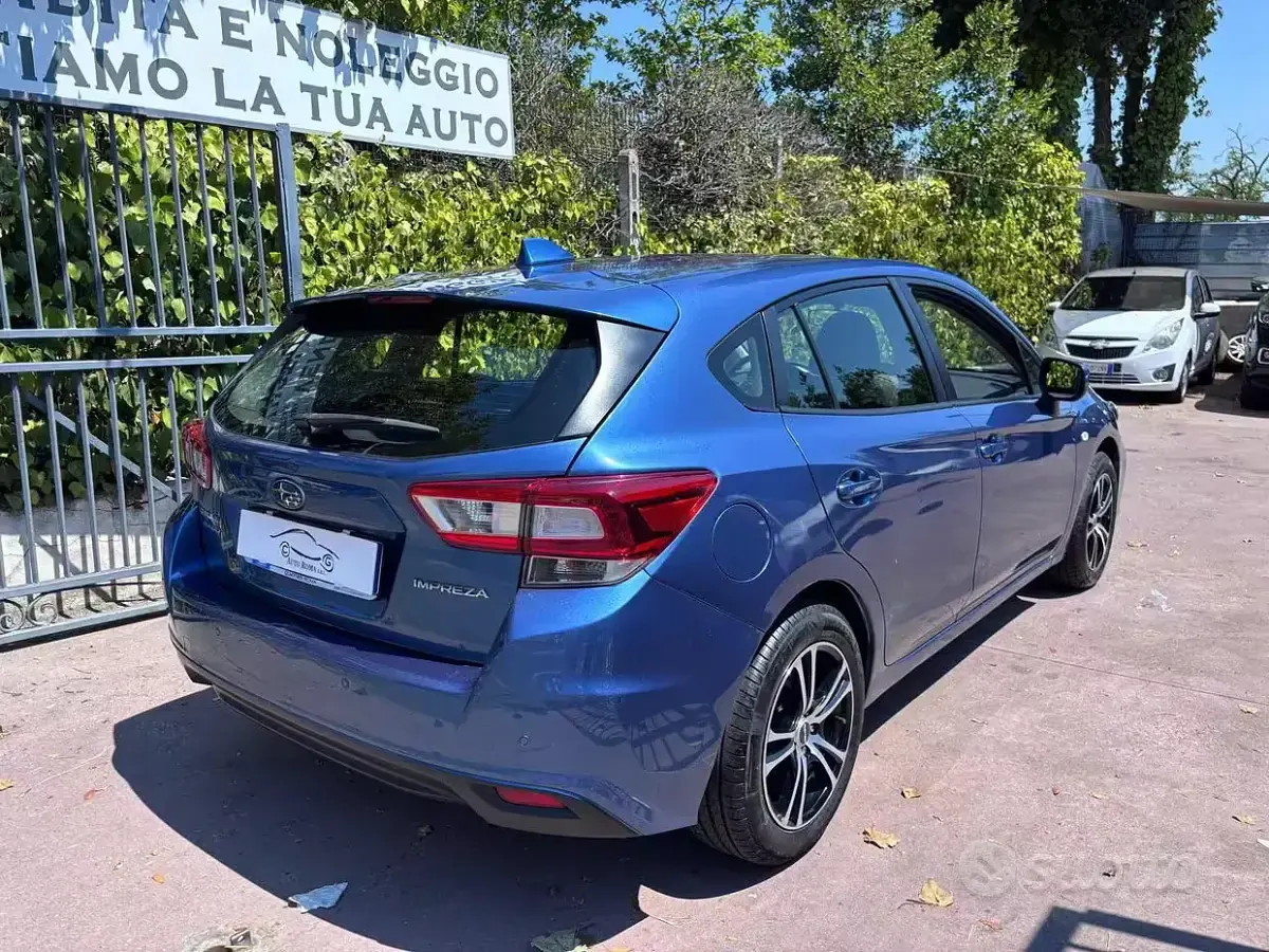 Usata Subaru Impreza 114 CV (83 kW) 2018 Bluazzurro Berlina