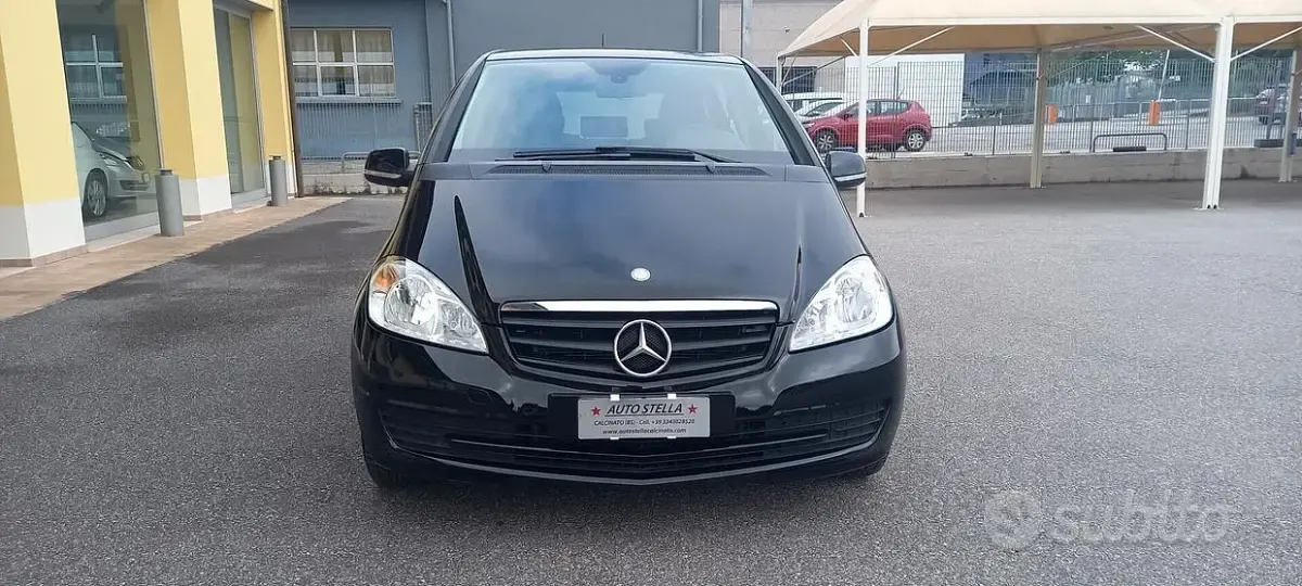 Gebraucht Mercedes A160 95 PS (69 kW) 2012 Schwarz Limousine