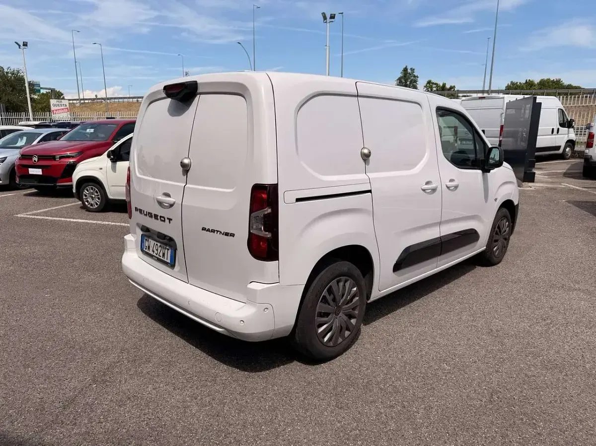 Occasion Peugeot Partner Premium 101 ch (74 kW) 2024 Blanc Monospace