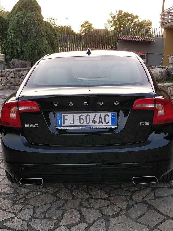 Usata Volvo S60 Dynamic 120 CV (88 kW) 2017 Nero Berlina