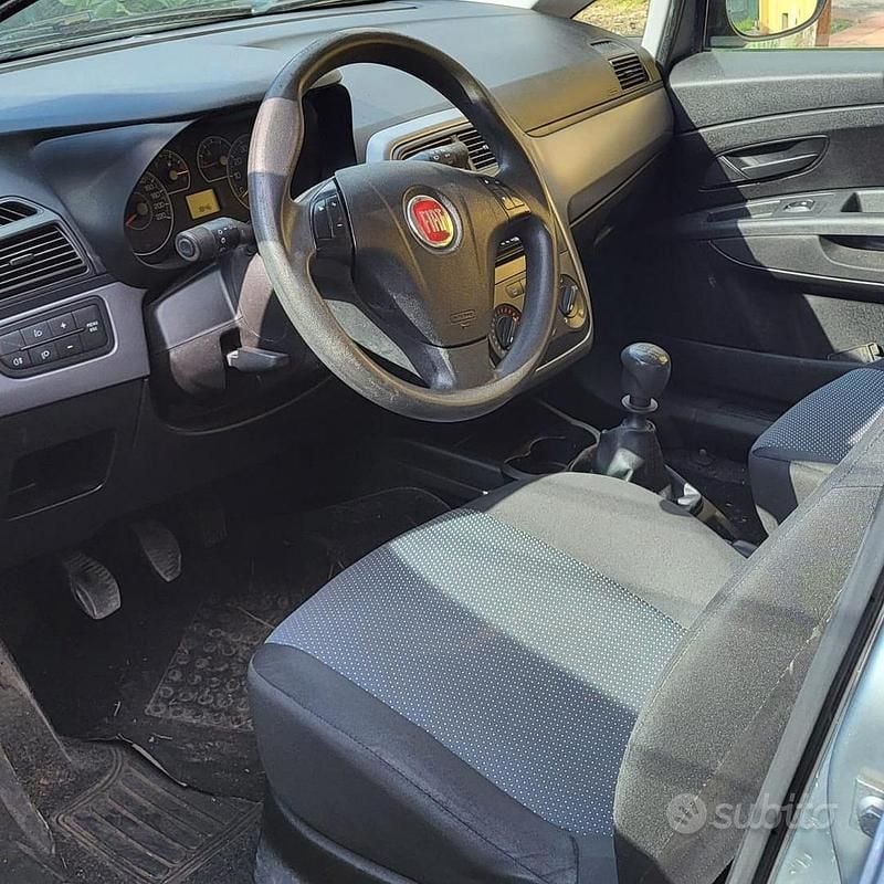 Usata Fiat Punto 77 CV (56 kW) 2011 Utilitaria