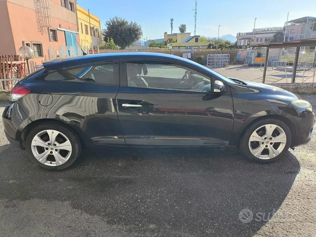 Usata Renault Mégane Coupé Dynamique 110 CV (80 kW) 2009 Nero Coupé