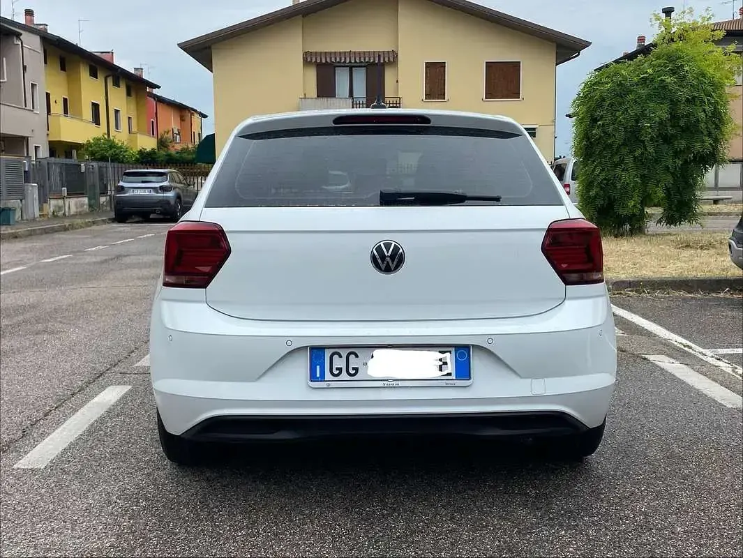 Usata VW Polo R-line 95 CV (69 kW) 2021 Bianco Utilitaria