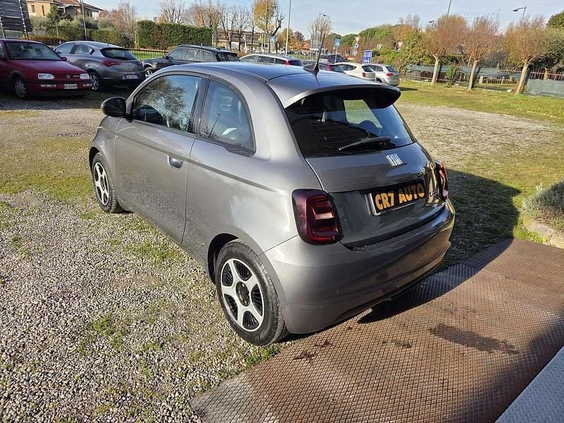 Usata Fiat 500e Passion 86 kW (118 CV) 2021 Grigio Utilitaria