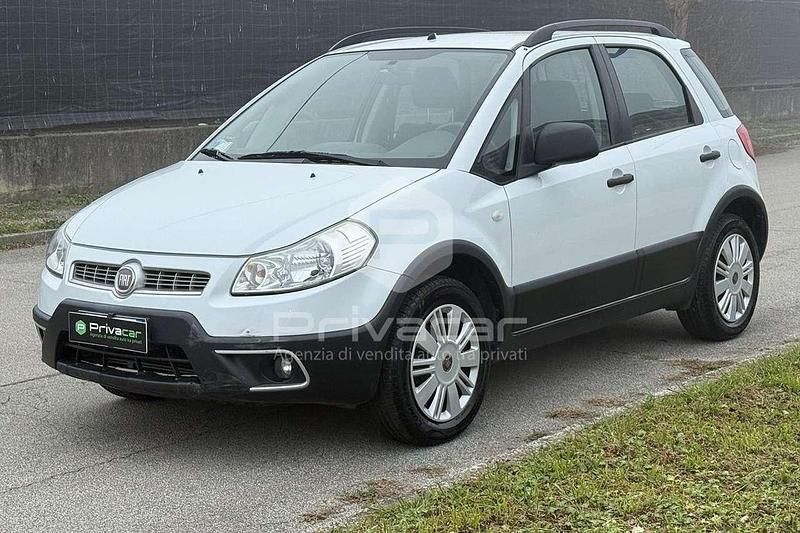 Bianco Usata 2009 Fiat Sedici Dynamic SUV | 6500 € (Buon prezzo) - Immagine 1/4