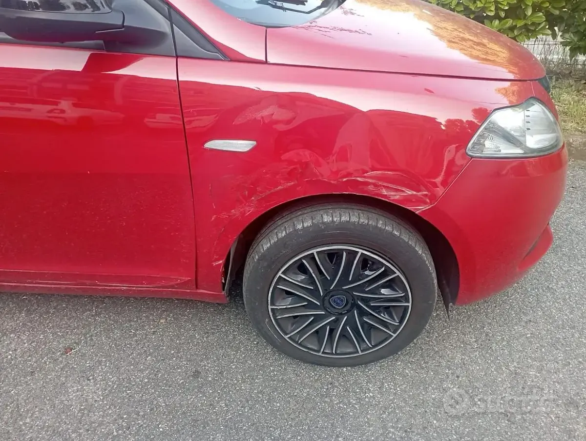 Usata Lancia Ypsilon S 69 CV (50 kW) 2024 Rosso Utilitaria