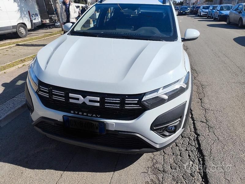 Begagnad Dacia Sandero 110 HK (80 kW) 2025 Vit SUV
