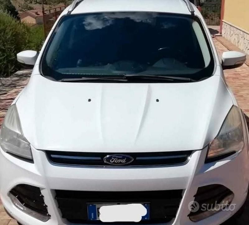 Begagnad Ford Kuga 163 HK (119 kW) 2013 Vit SUV