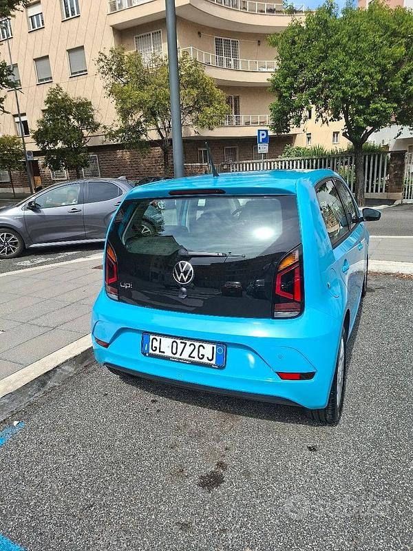 Usata VW up! 68 CV (50 kW) 2022 Blu Utilitaria