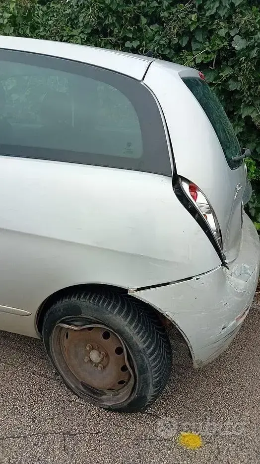 Usata Lancia Ypsilon 75 CV (55 kW) 2009 Utilitaria