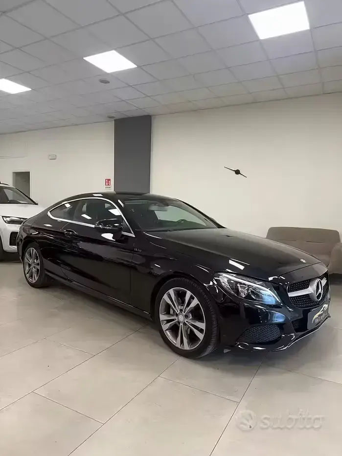 Usata Mercedes C220 Premium 170 CV (125 kW) 2016 Nero Coupé