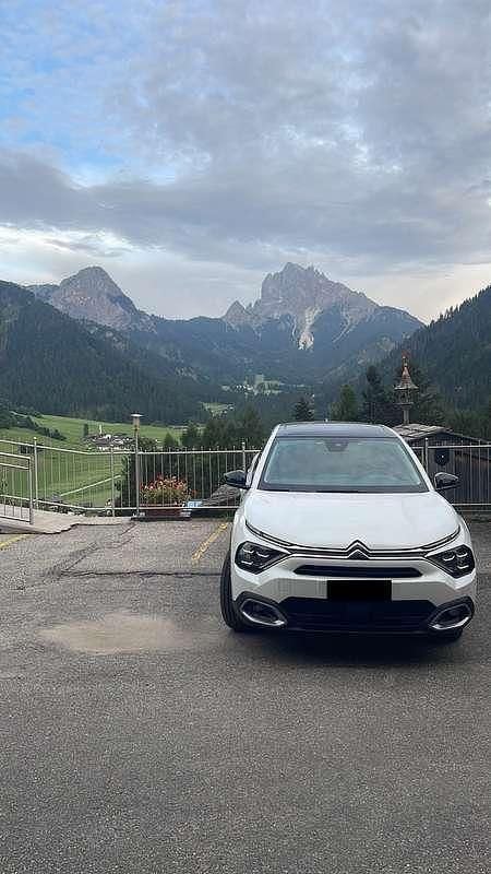 Usata Citroën e-C4 Shine 100 kW (136 CV) 2023 Bianco SUV