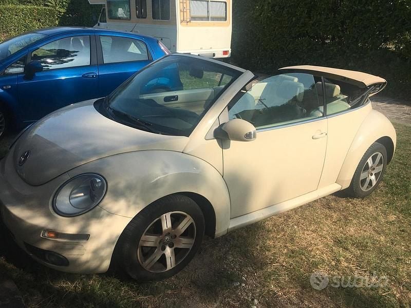Usata VW New Beetle 105 CV (77 kW) 2010 Utilitaria