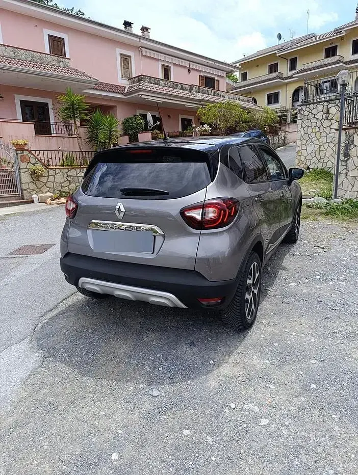 Usata Renault Captur 2018 Grigio SUV
