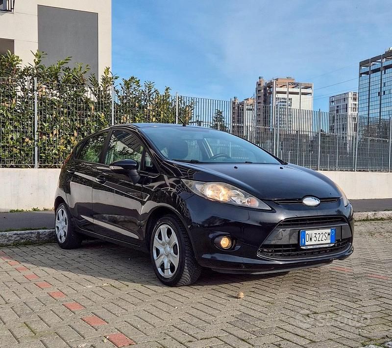 Usata Ford Fiesta 82 CV (60 kW) 2009 Nero Utilitaria