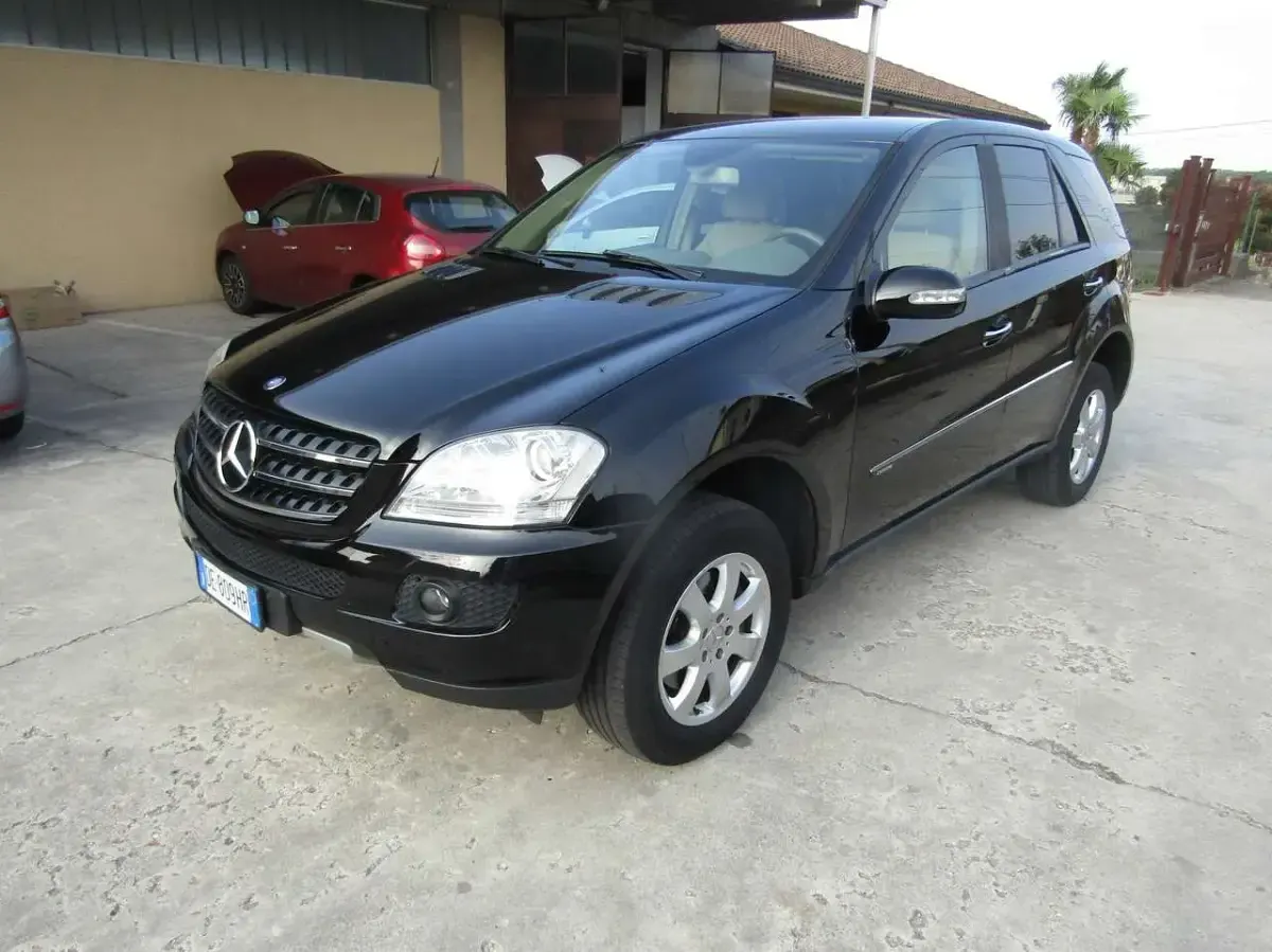 Usata Mercedes ML280 Chrome 190 CV (139 kW) 2007 Nero SUV
