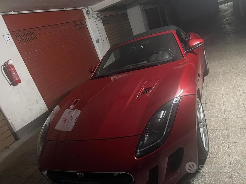 Usata Jaguar F-Type R 559 CV (411 kW) 2016 Rosso Cabrio