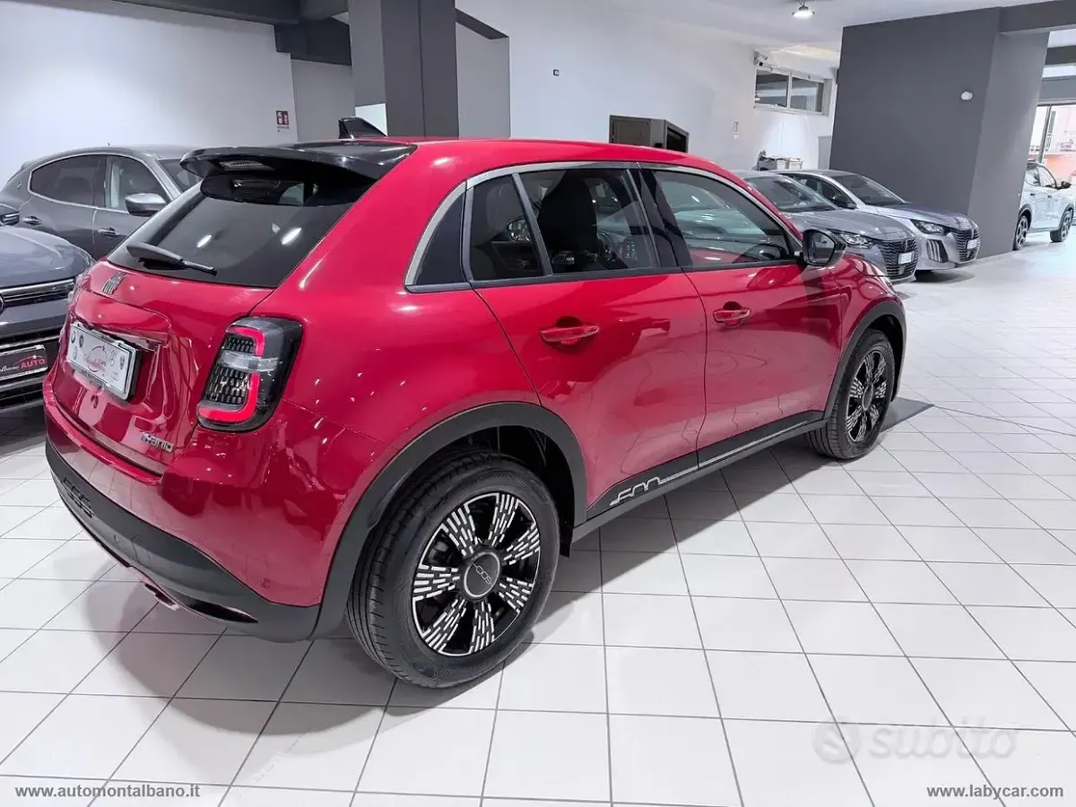 Usata Fiat 600 Pop 136 CV (100 kW) 2025 Rosso SUV