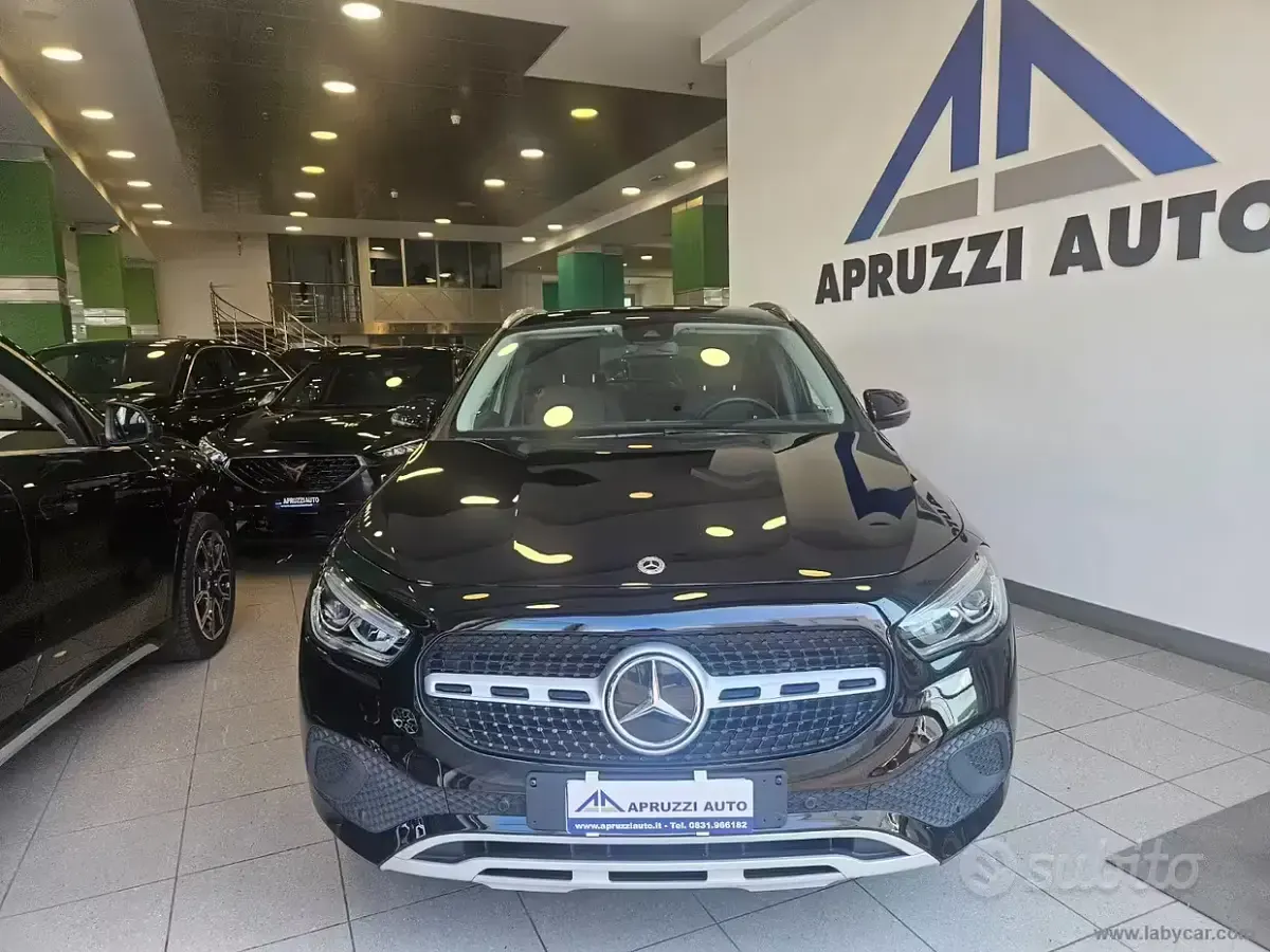 Usata Mercedes GLA180 Business 116 CV (85 kW) 2022 Nero SUV