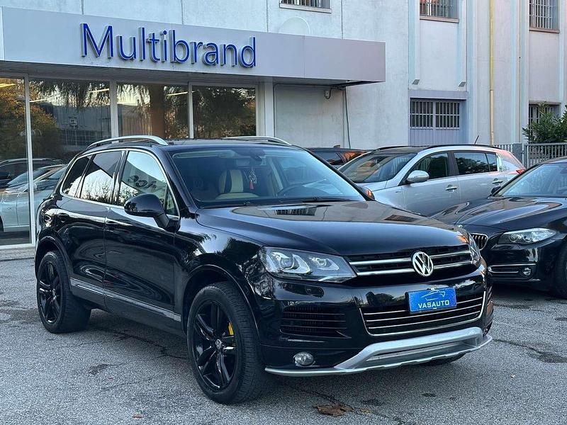 Nero Usata 2011 VW Touareg Executive SUV | 13.900 € (Cara) - Immagine 1/4