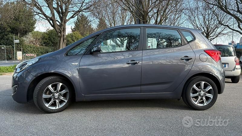 Usata Hyundai ix20 Comfort 90 CV (66 kW) 2016 Grigio Utilitaria