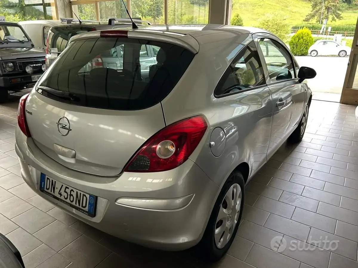 Usata Opel Corsa 60 CV (44 kW) 2008 Grigio Utilitaria