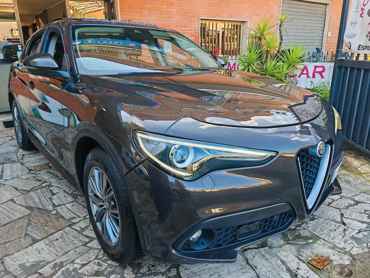 Usata Alfa Romeo Stelvio 150 CV (110 kW) 2017 Grigio SUV