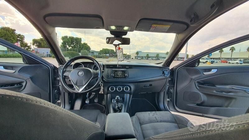 Usata Alfa Romeo Giulietta 140 CV (102 kW) 2011 Grigio Utilitaria