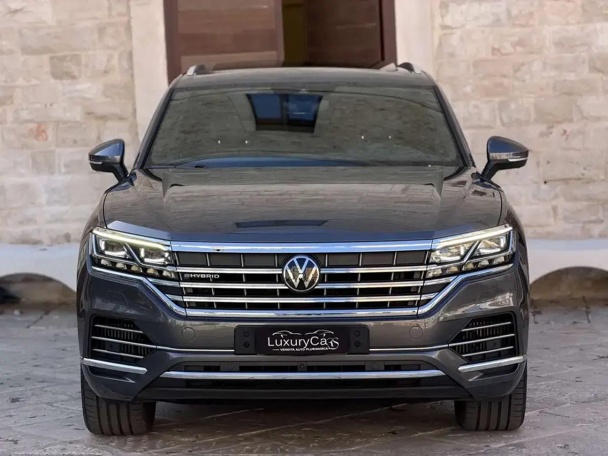 Usata VW Touareg 340 CV (250 kW) 2021 Grigio SUV