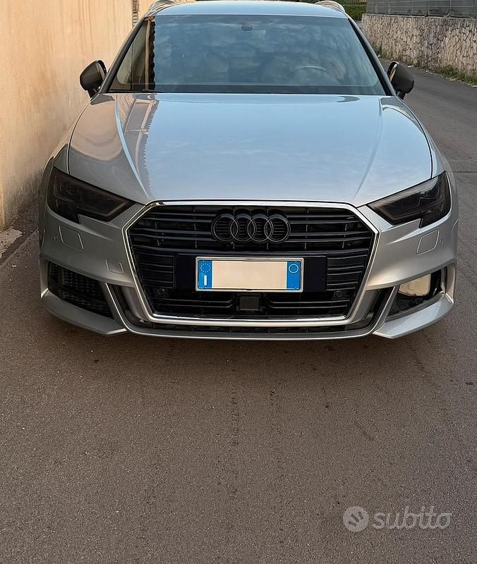 Grigio Usata 2019 Audi A3 Ambiente Tre volumi | 18.500 € (Buon prezzo) - Immagine 1/4