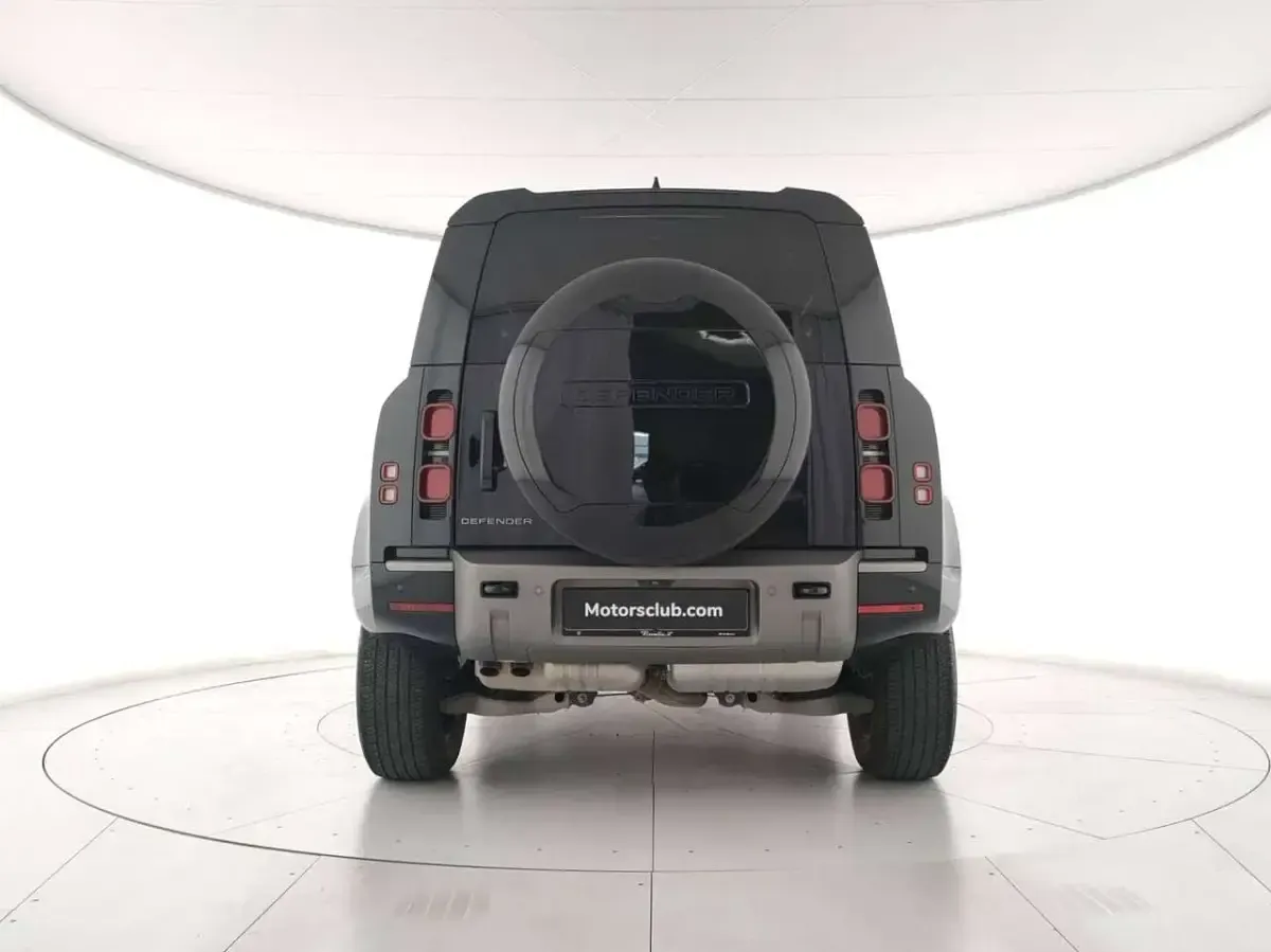 Usata Land Rover Defender SE Dynamic 200 CV (147 kW) 2024 Nero SUV