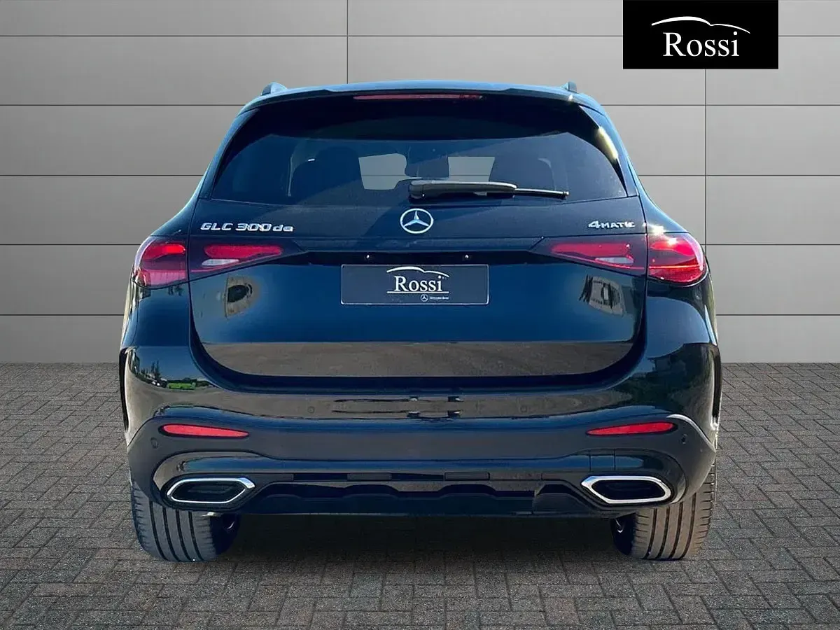 Uusi Mercedes GLC300 197 HP (144 kW) 2025 Musta