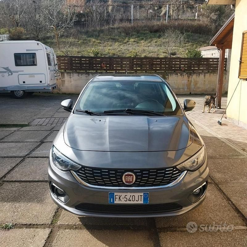 Usata Fiat Tipo Lounge 120 CV (88 kW) 2017 Grigio Berlina