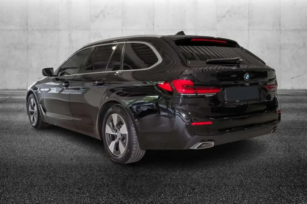 Usata BMW 520 190 CV (139 kW) 2023 Nero Berlina