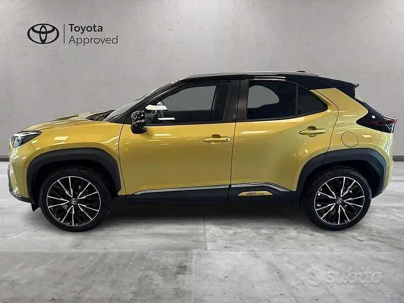 Usata Toyota Yaris Cross Edition 116 CV (85 kW) 2022 Giallo SUV