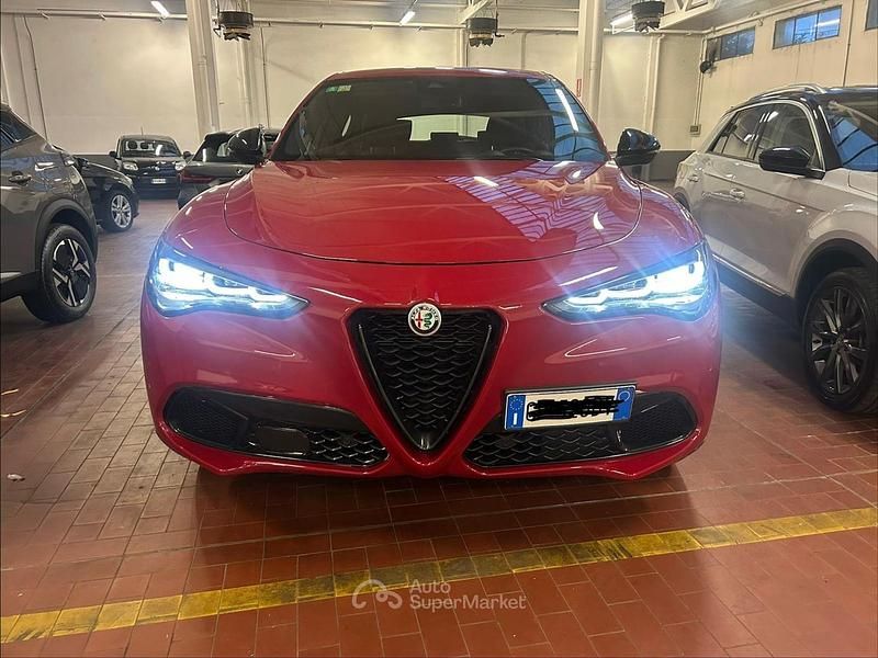 Usata Alfa Romeo Stelvio 209 CV (153 kW) 2023 Rosso SUV