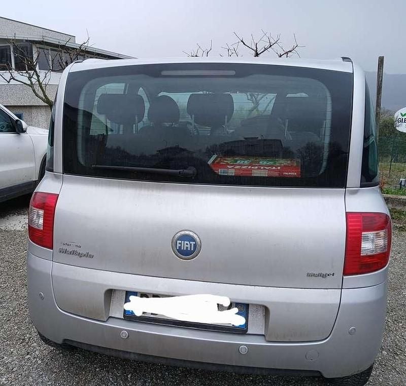 Usata Fiat Multipla Dynamic 120 CV (88 kW) 2006 Argento Monovolume