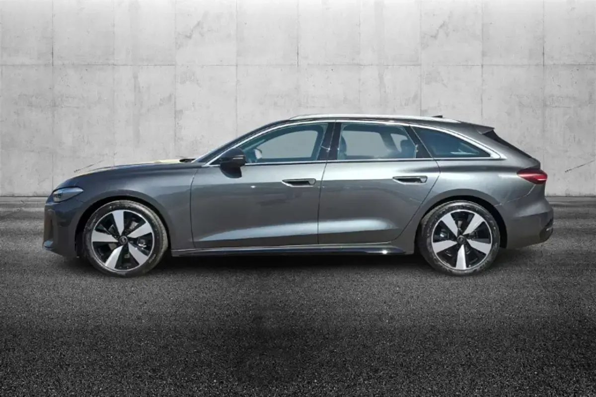 Usata Audi A5 S-Line 150 CV (110 kW) 2025 Grigio Station wagon