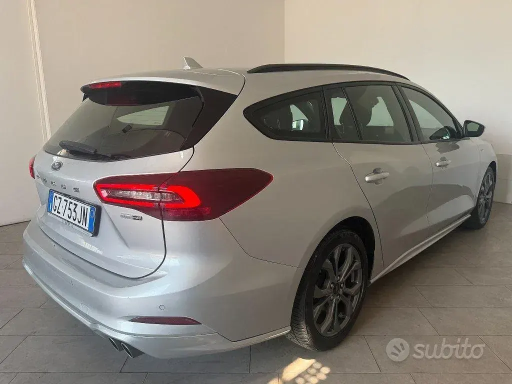 Usata Ford Focus ST-Line 155 CV (114 kW) 2023 Grigio Station wagon