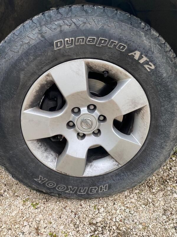 Bianco Usata 2009 Nissan Navara Pick-up | 8500 € (Ottimo prezzo) - Immagine 1/4