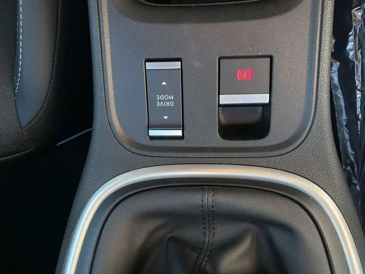 Nuova Jeep Avenger Altitude 101 CV (74 kW) 2025 Grigio SUV