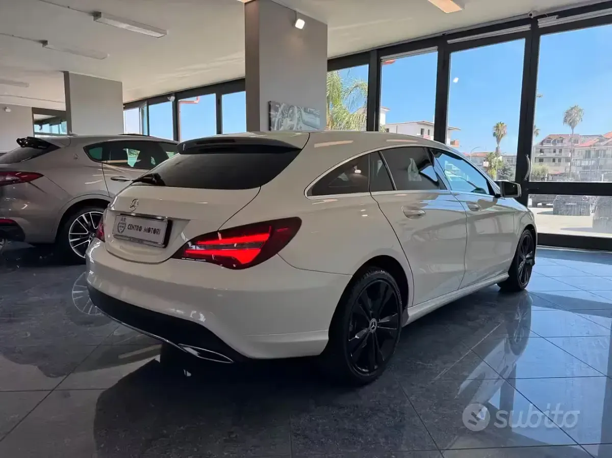 Usata Mercedes CLA180 Shooting Brake Sport Edition 109 CV (80 kW) 2017 Bianco pastello Station wagon