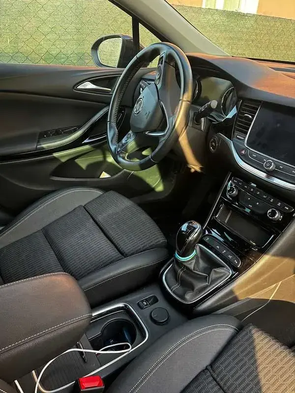 Usata Opel Astra Business Elegance 122 CV (89 kW) 2020 Nero Station wagon