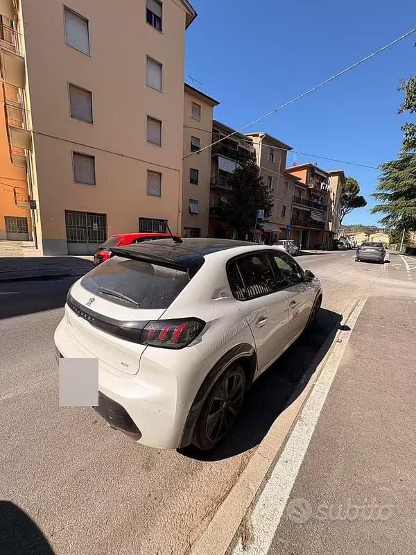 Usata Peugeot 208 GT-line 100 CV (73 kW) 2021 Bianco Utilitaria